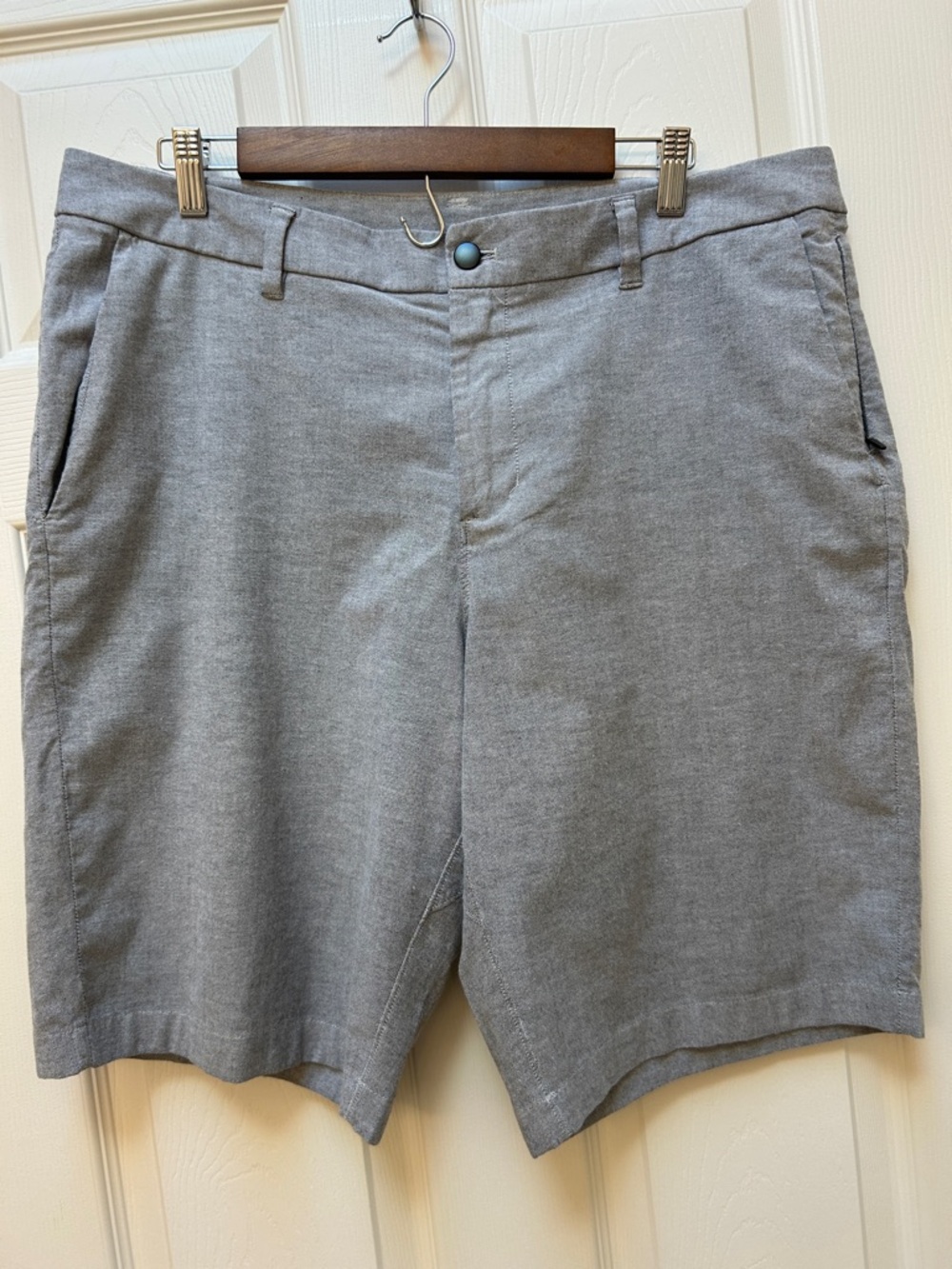 Lululemon Commission Relaxed Short Gray Size 36